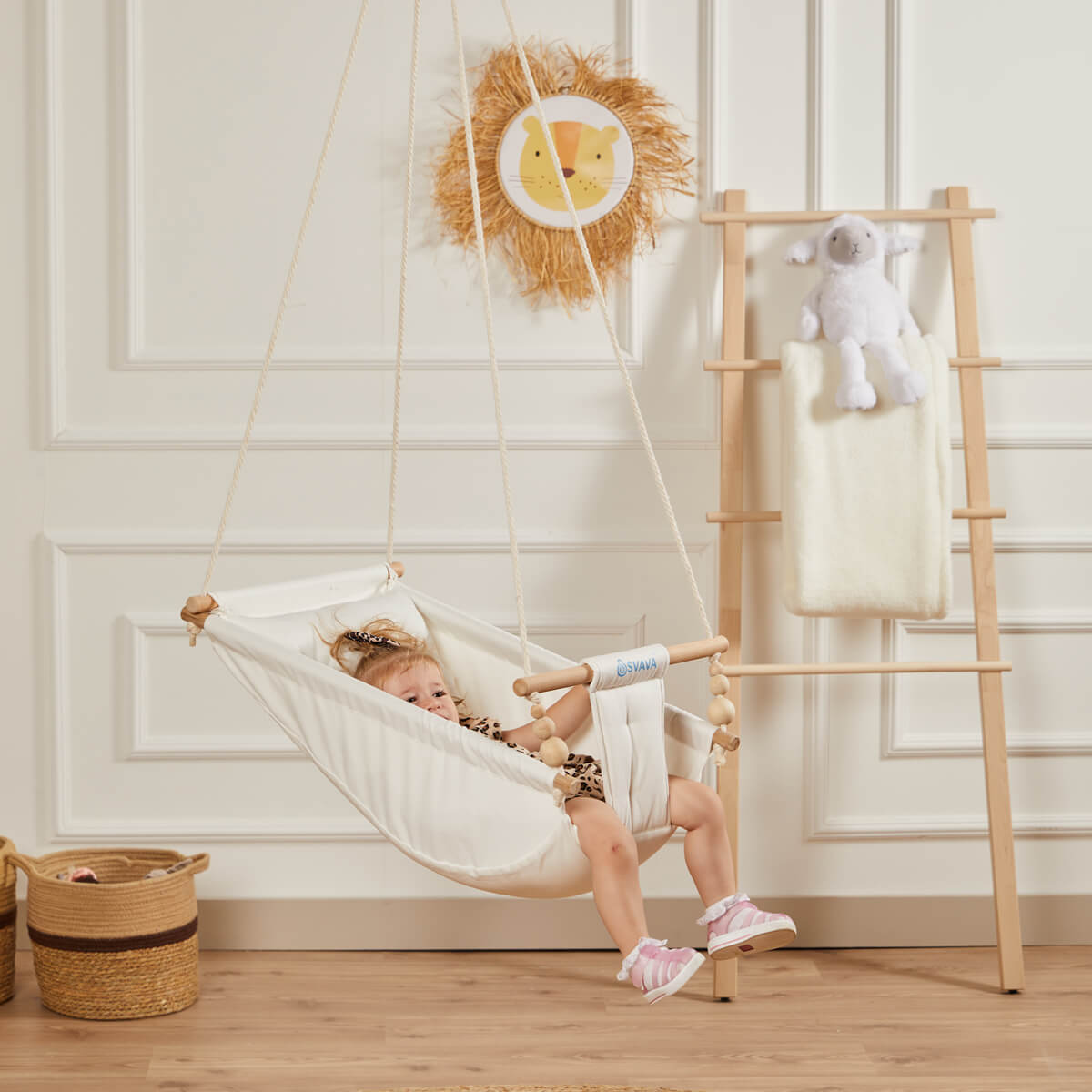 Ham renk Svava bebek hamak salıncağı – doğal kumaşlı model, bebek içinde kullanım