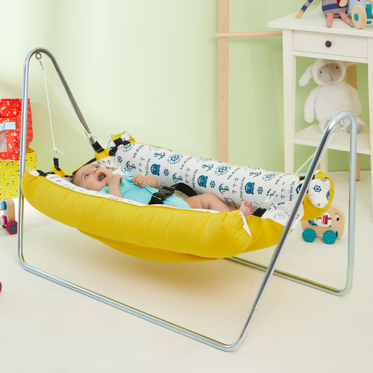 Sarı Svava portatif bebek hamak beşik – bebek içinde kullanım örneği